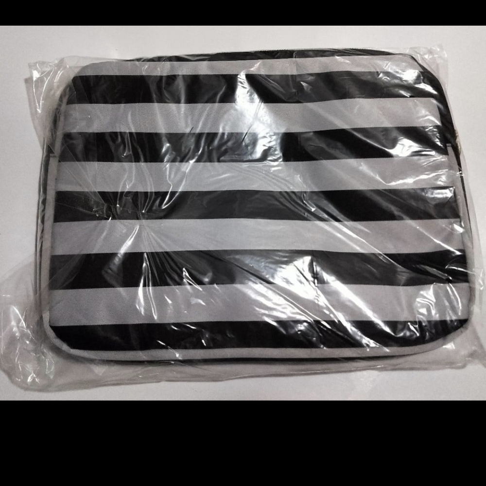 Syndey LOVE Black and Gray Striped Pouch - Picture 4 of 5